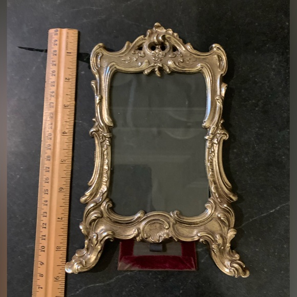 VINTAGE | Metal Easel Tabletop Frame - Picture 6 of 6